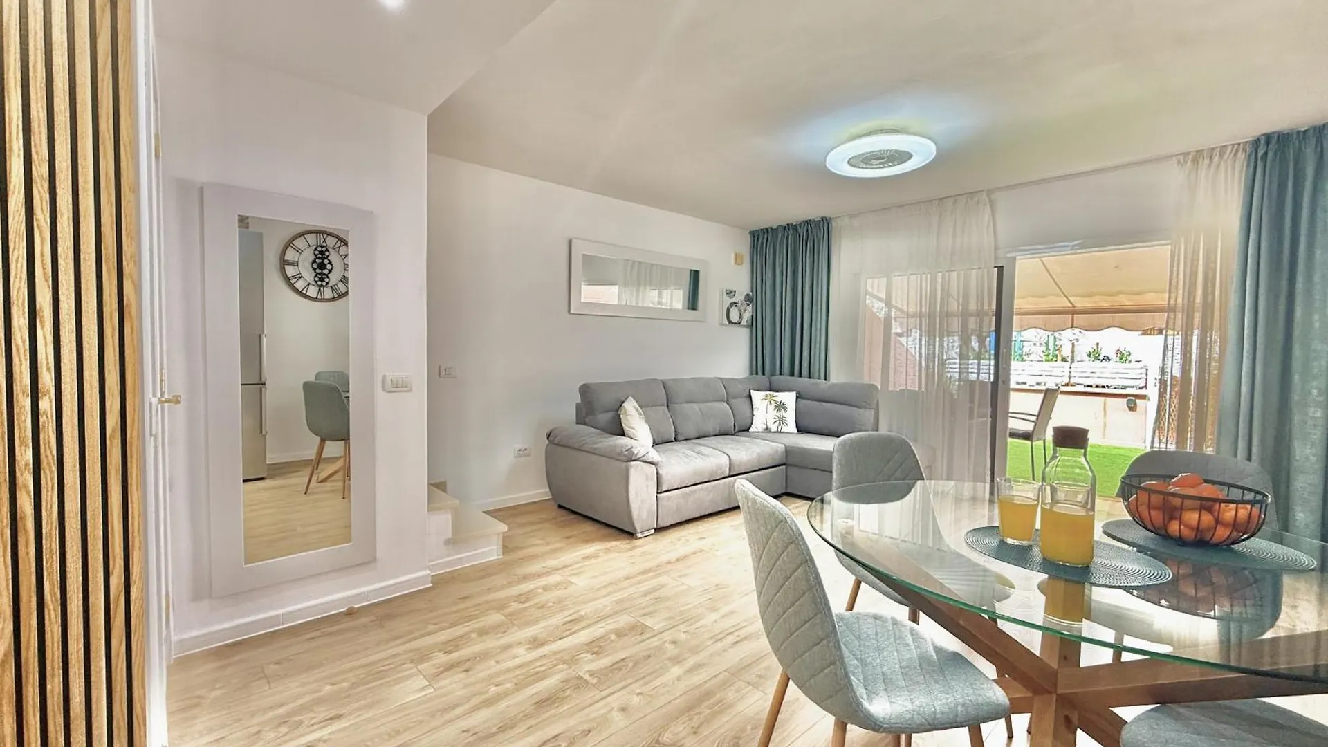 아데제 Paulmarie Family Duplex Playa De Fanabe 아파트